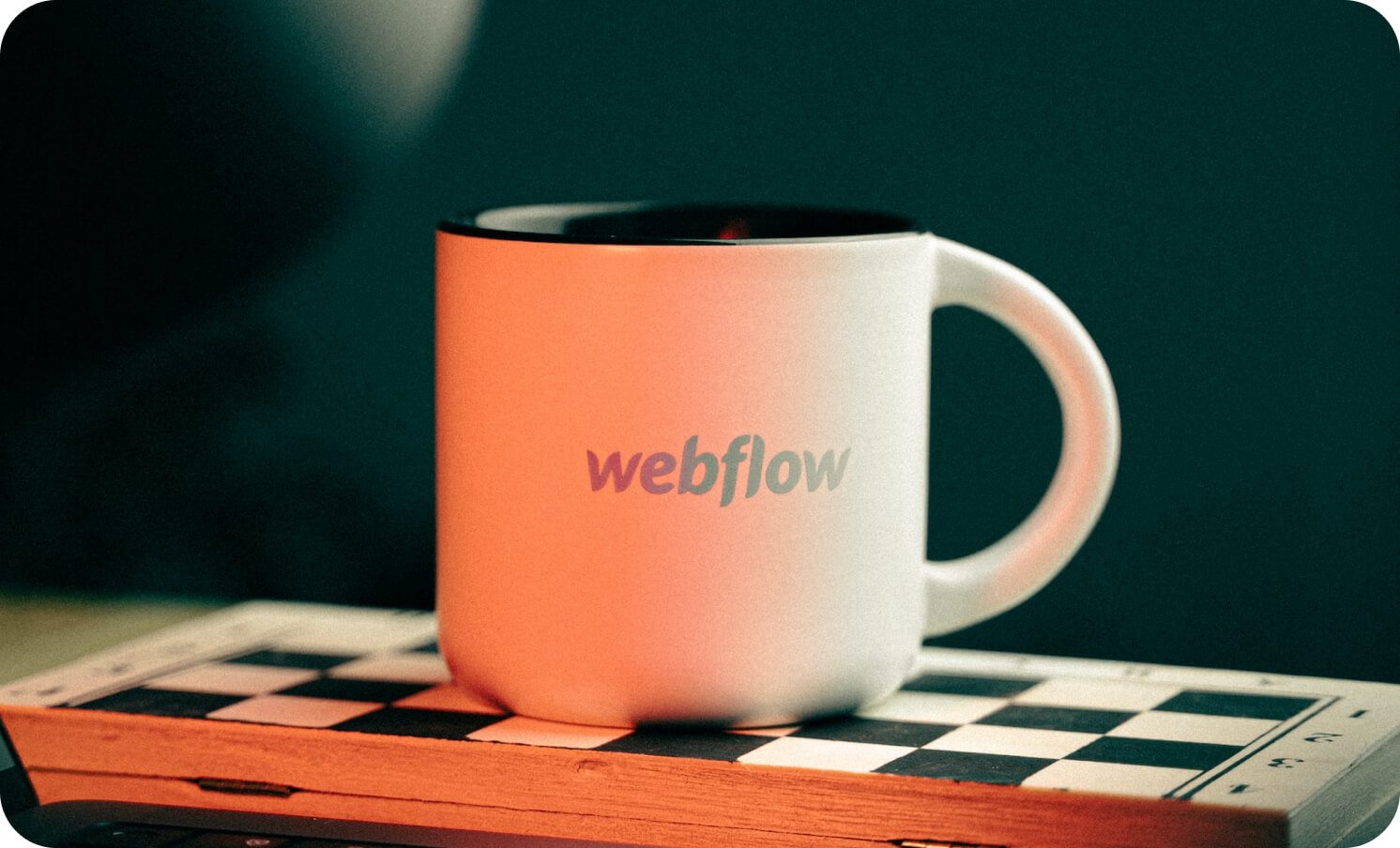 노코드 플랫폼 웹플로우(webflow)를 상징하는 컵 이미지