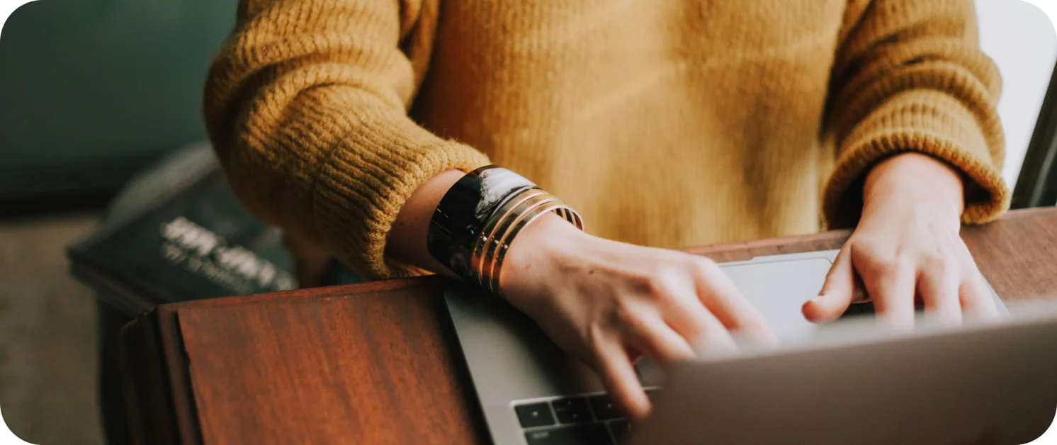 아임웹으로 홈페이지를 제작하며 SEO 구현환경을 체크 중인 개발자