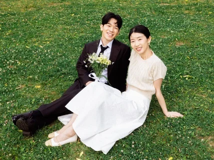 두 사람만의 무드를 담은 웨딩스냅