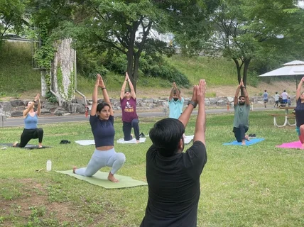 인도인이 가르치는 온라인 11 요가 PT