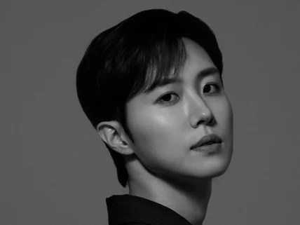 매력적인 남자 모델 브랜드의 가치를 높입니다
