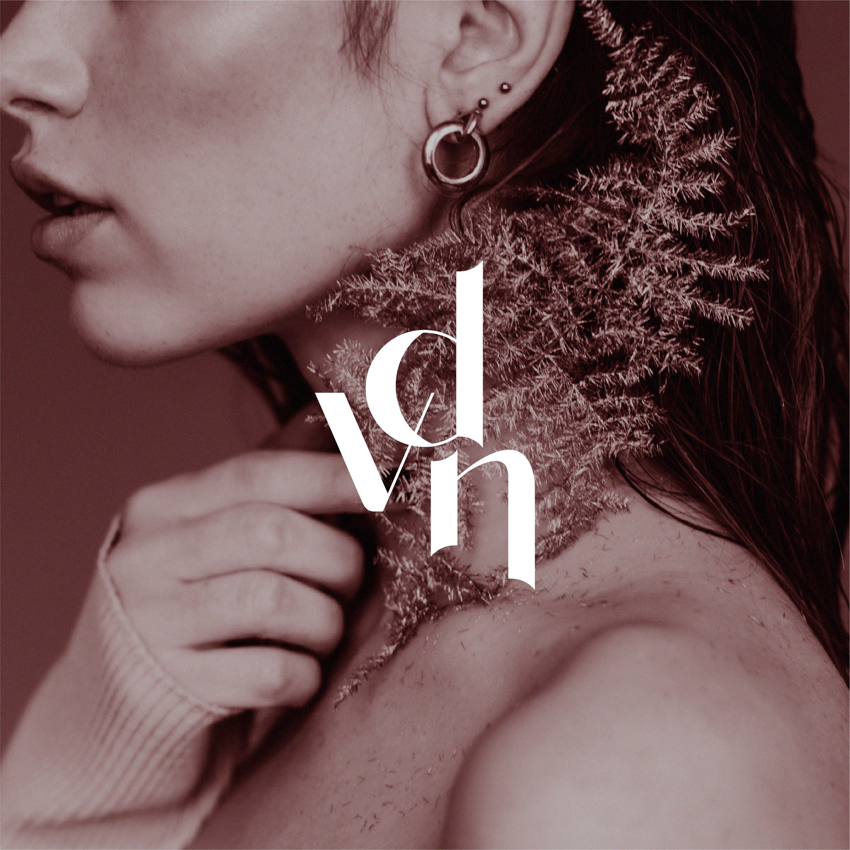 포트폴리오-네일샵 'vivid nail' 로고디자인