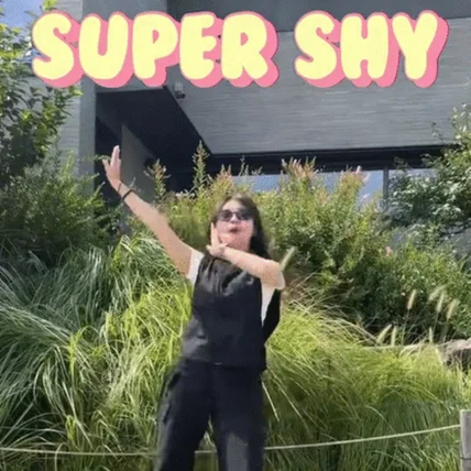 포트폴리오-뉴진스 - Super Shy