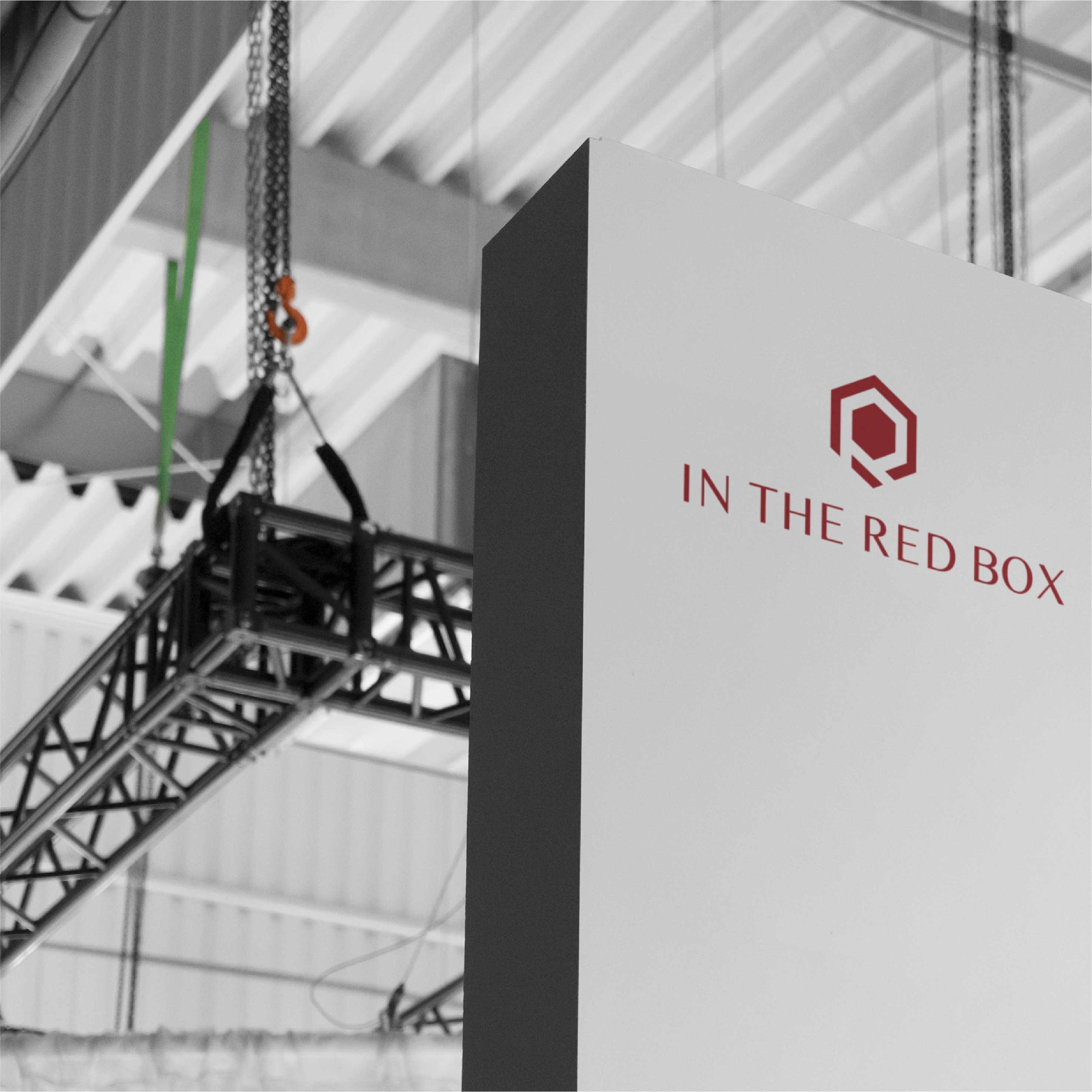 포트폴리오-카페’IN THE RED BOX’로고디자인