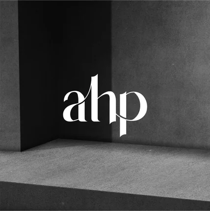 포트폴리오-여성의류 브랜드 ‘ahp’ 로고디자인