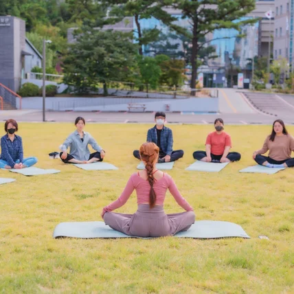 포트폴리오-[사진촬영 및 보정] 비움과 채움의 기업을 대상으로 한 영상과 요가 행사 촬영