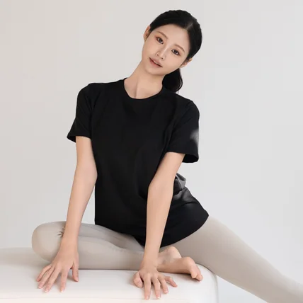 포트폴리오-[기본스튜디오/촬영/고정모델/보정] 요가복 자연광 촬영 상세페이지 모델컷 및 gif 작업