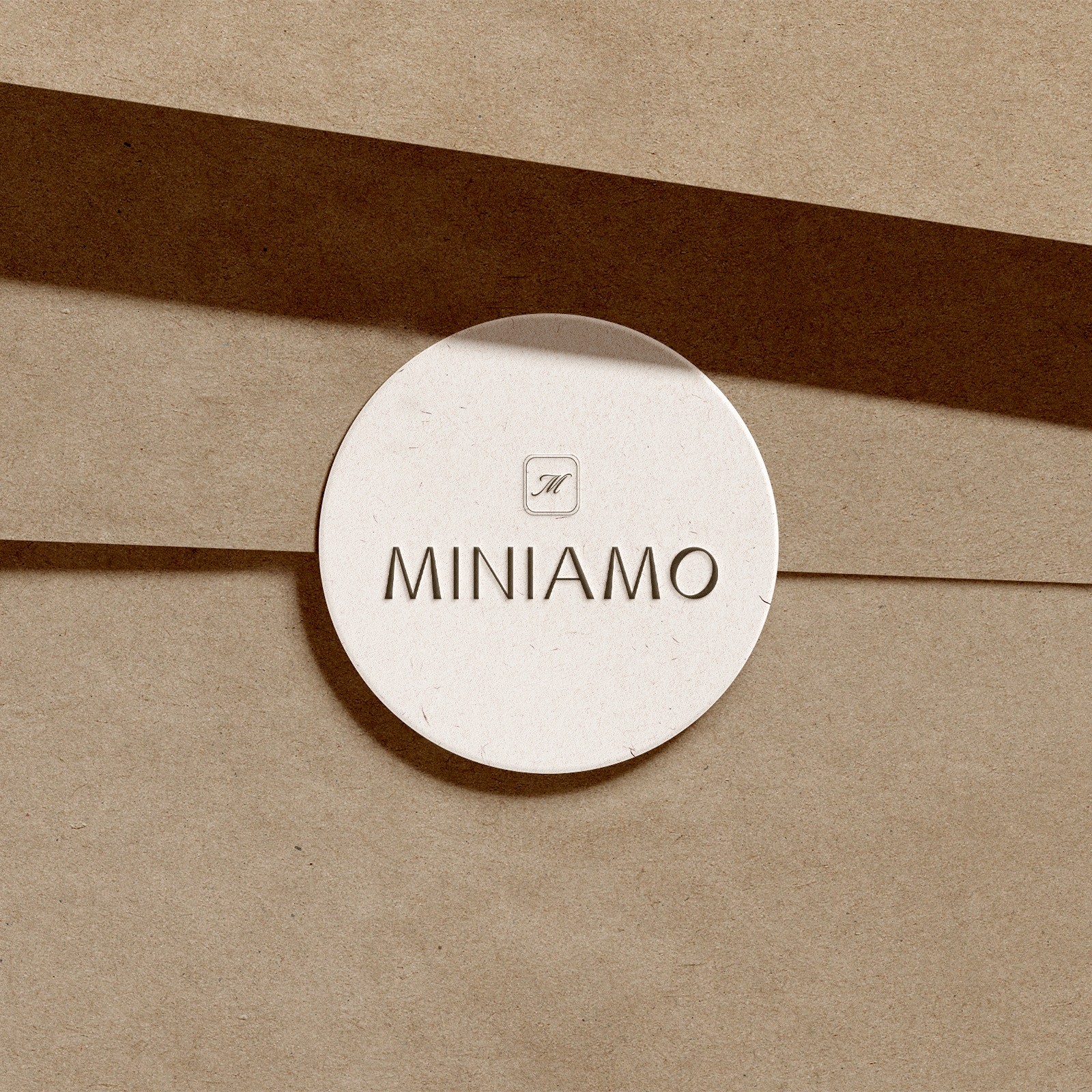 포트폴리오-여성 의류 쇼핑몰 로고 _ MINIAMO 로고디자인 로고제작