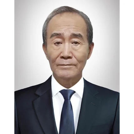 포트폴리오-[영정사진 포토샵 작업] 일반사진을 영정사진용으로 작업